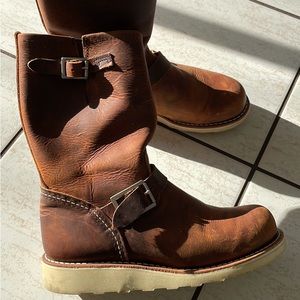 Woman’s Red Wing Engineer Boot ( Size 7.5)
